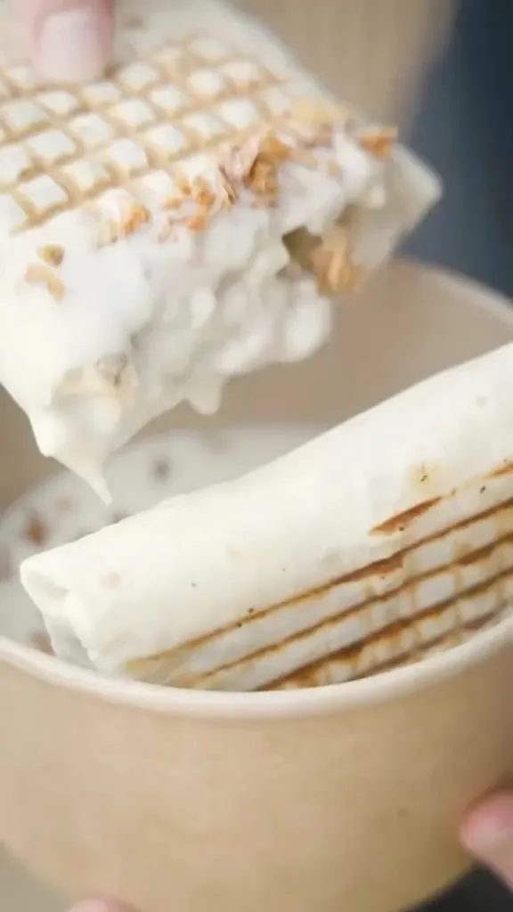 Taco Paris con bowl de queso